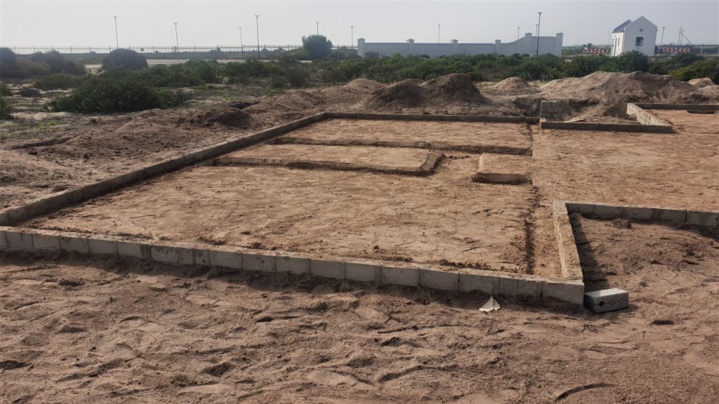 Ougat Bouers foundations build to floor hight