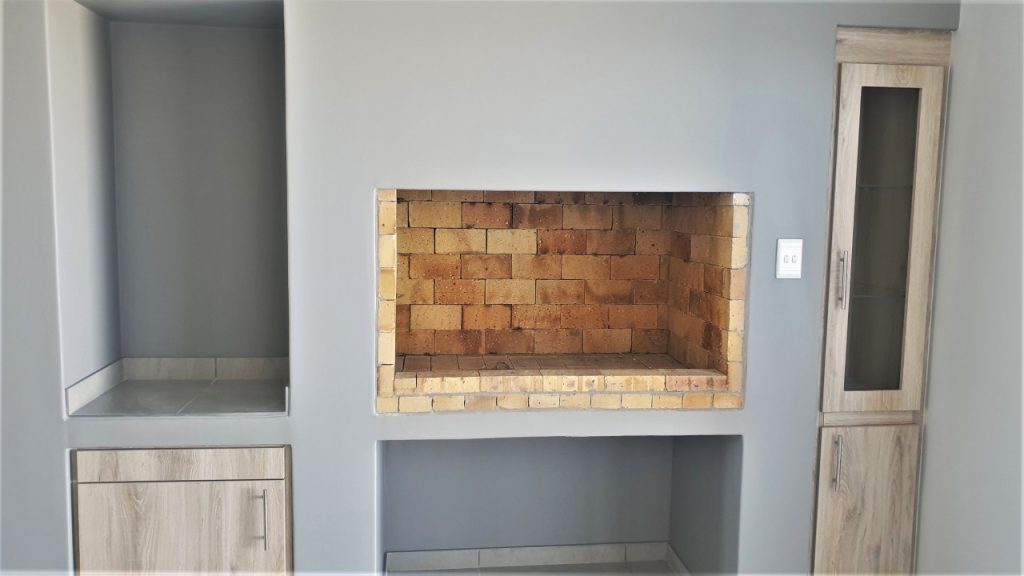 Ougat Bouers Inside braai room