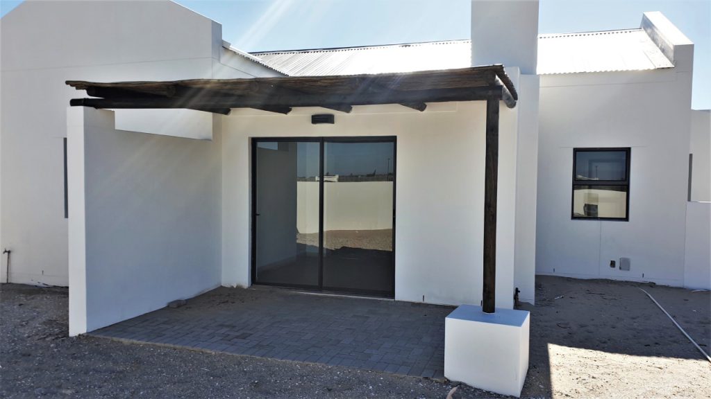 Ougat Bouers pergola in front of braai room